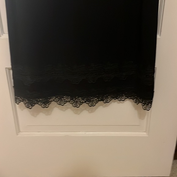 The Limited black, size L, lace like detailing in top and bottom - Picture 5 of 8